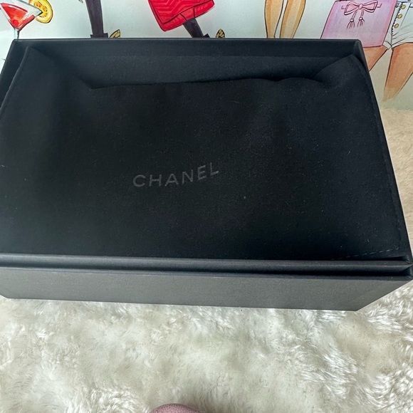 Chanel pouch - Picture 6 of 8